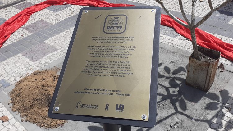 Memorial em homenagem aos 40 anos de luta contra a Aids é inaugurado no Pátio de Santa Cruz