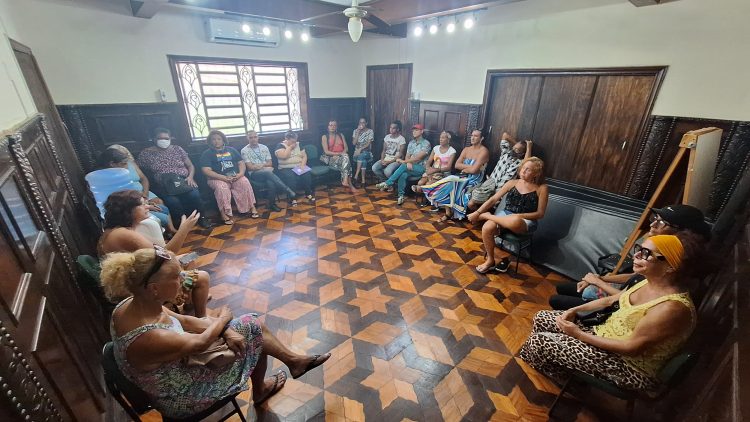 Reunião com GLOS do Recife pauta direitos para travestis e mulheres trans