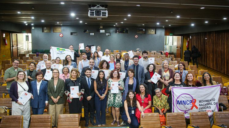 50% das pessoas vivendo com HIV no Brasil já sofreram discriminação, revela Índice de Estigma 2025