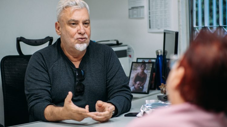 Gestos lança livro sobre os 40 anos da epidemia de HIV no Recife