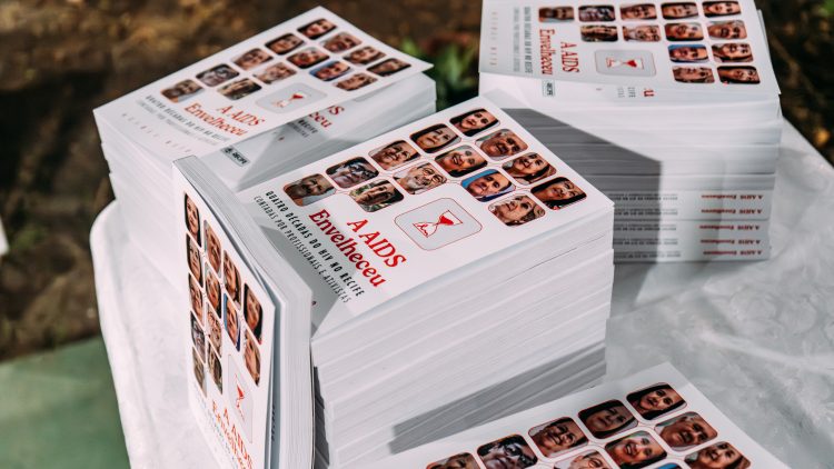 Gestos lança edição digital do livro “A AIDS Envelheceu”, sobre os 40 anos da epidemia de HIV no Recife